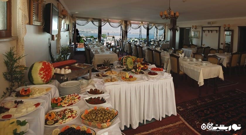 رستوران پشت بام هتل نینا 